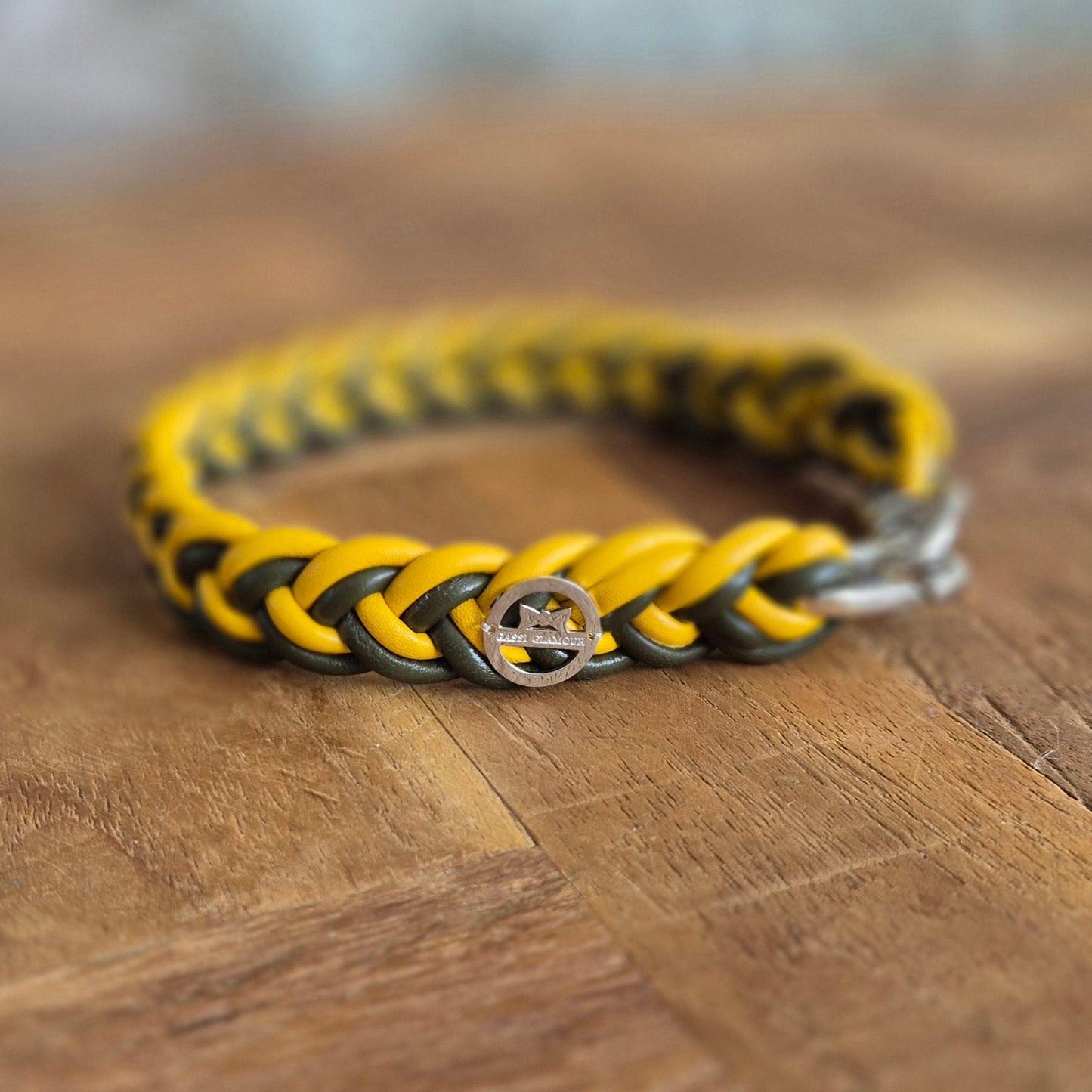 Flechthalsband Safran-Olive