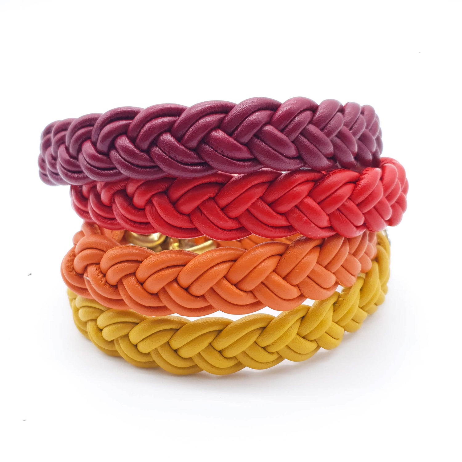 Flechthalsbänder aus Leder